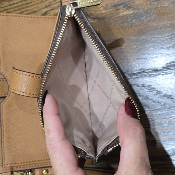 Michael kors wallet - Picture 3 of 7